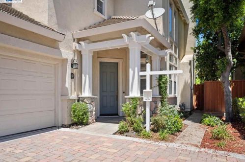 2726 Solandra Ct, Pleasanton, CA 94588-2633
