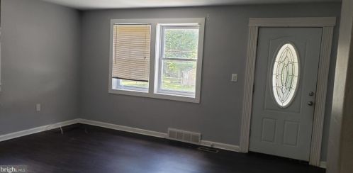 1046 Fireside Ave, Trenton, NJ 08618-1918