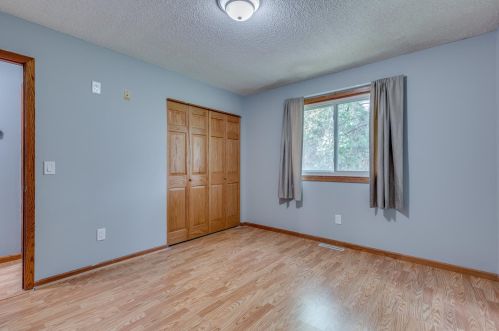 4464 Cinnamon Ridge Trl, Saint Paul MN  55122-2385 exterior