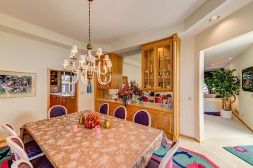 902 Highview Cir, Saint Paul MN  55118-3687 exterior