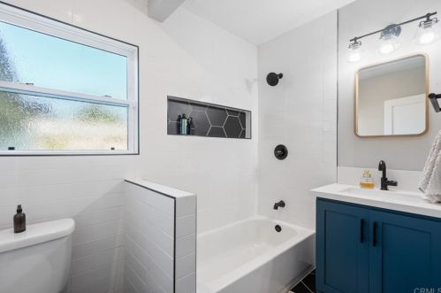 835 Phillips St, Vista CA  92083-7108 exterior