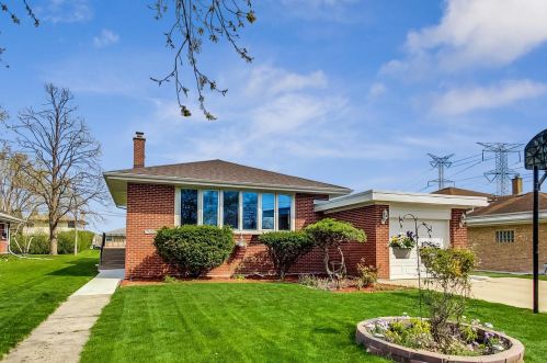 9113 Belleforte Ave, Morton Grove, IL 60053-2040