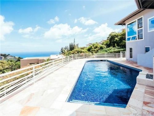 2102 Okoa St, Honolulu HI  96821-2644 exterior