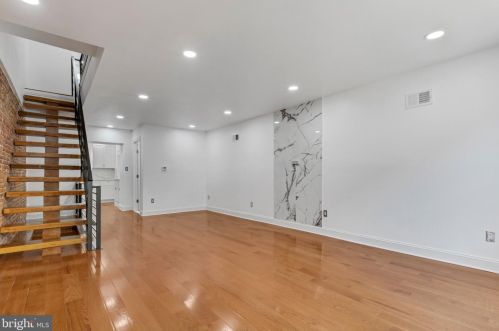 312 Manton St, Philadelphia PA  19147-5213 exterior