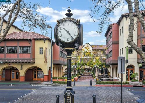 2245 Krueger Dr, Concord CA  94520-1750 exterior