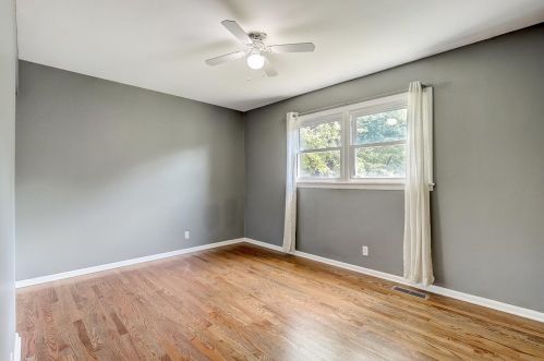 151 Camelot Way, Lemont IL  60440-2084 exterior