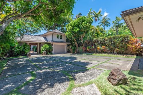 4577 Kahala Ave, Honolulu, HI 96816-4926