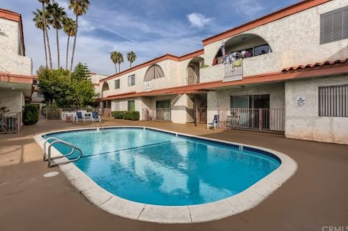 1146 Lexington Dr, Glendale CA  91206-3844 exterior