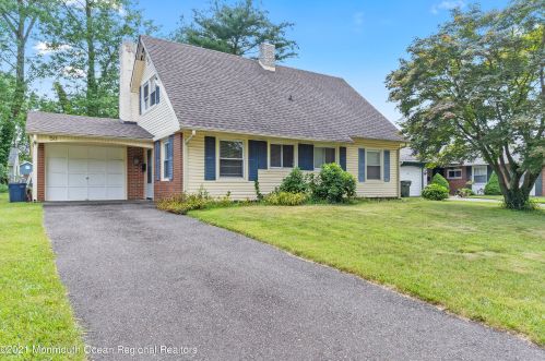 50 Mainbridge Ln, Willingboro, NJ 08046-2113