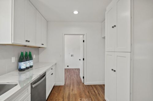 11609 Atkinson Ave, Hawthorne CA  90250-1827 exterior