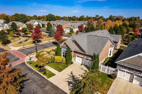 101 Candlewood Cir, Cincinnati, OH 45249-2645