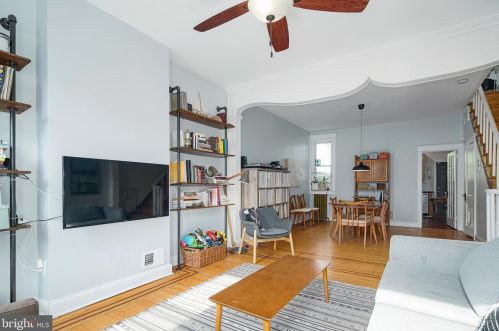 1908 4th St, Philadelphia, PA 19122-2207