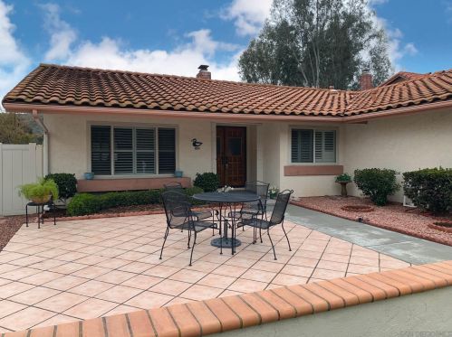2076 Renshaw Ct, El Cajon, CA 92020-1026