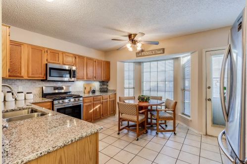 301 Chapman St, Cedar Hill TX 75104-4941 exterior