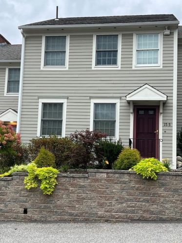 15 Olney St, Providence, RI 02919-5142
