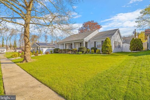 8 Normont Ln, Willingboro, NJ 08046-1321