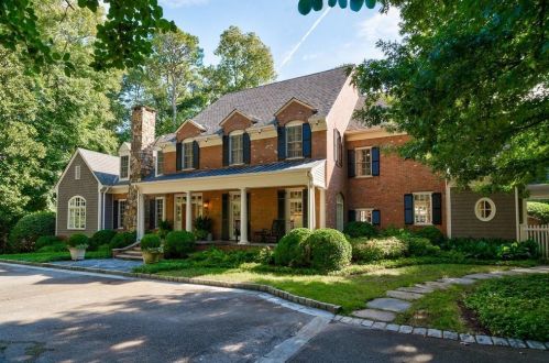 4460 Jett Rd, Atlanta, GA 30327-3564