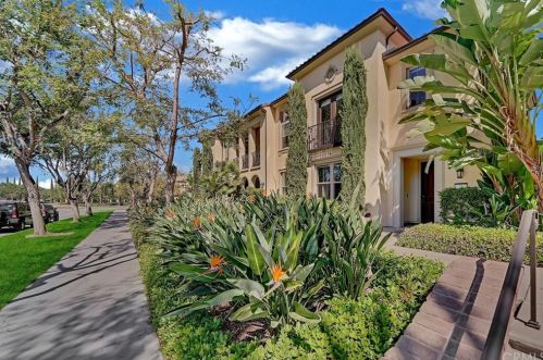 21 City Stroll, Irvine, CA 92620-3883