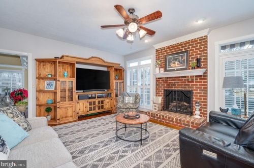 874 Pheasant Hill Rd, Summit Point WV  25446-3634 exterior