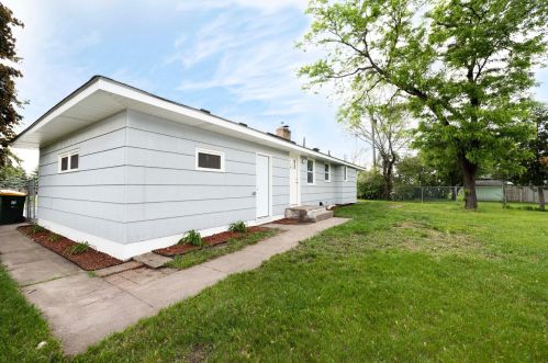 6214 Lilac Dr, Minneapolis MN  55430-2248 exterior