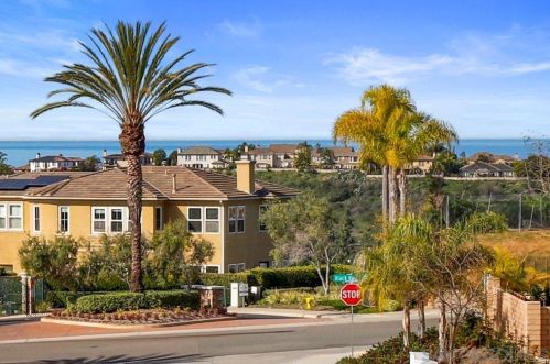 6779 Caurina Ct, Carlsbad, CA 92011-4060