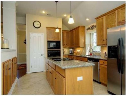 6333 Clarion Dr, Austin TX  78749-3449 exterior