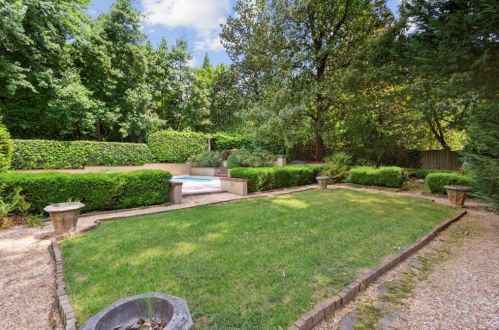2515 Habersham Rd, Atlanta GA  30305-3566 exterior