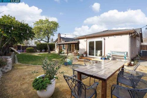 5210 Jomar Dr, Concord CA  94521-2343 exterior