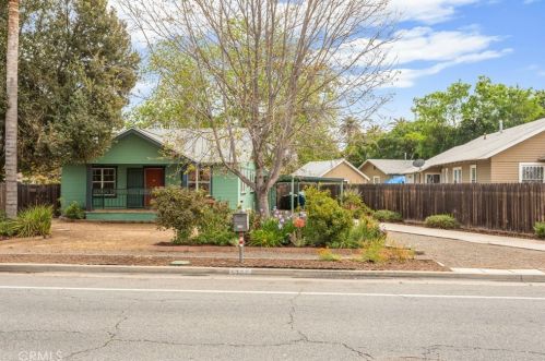 5766 Grand Ave, Riverside CA  92504-1300 exterior