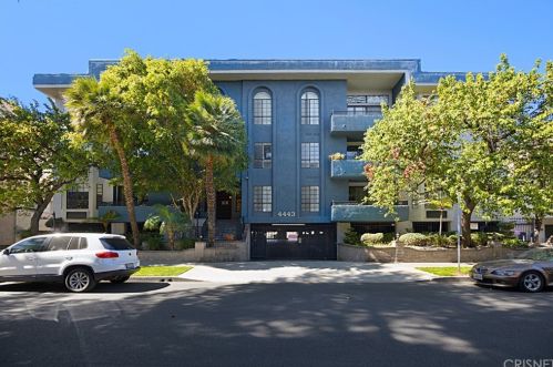 4443 Ventura Canyon Ave, Van Nuys CA  91423-3765 exterior