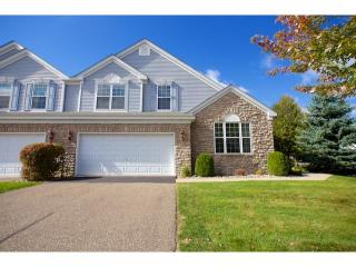 3894 Darling Dr, Saint Paul, MN 55125-6717