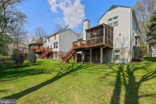 125 Snowy Owl Dr, Silver Spring MD 20901-1656 exterior