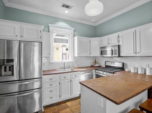 1824 Henderson St, Fort Worth TX 76104-4444 exterior