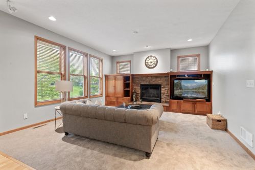 2332 Fieldstone Curv, Saint Paul MN  55129-6218 exterior
