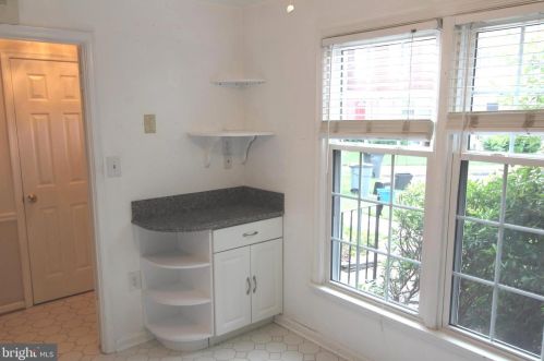 7085 Leestone St, Springfield VA  22151-3520 exterior