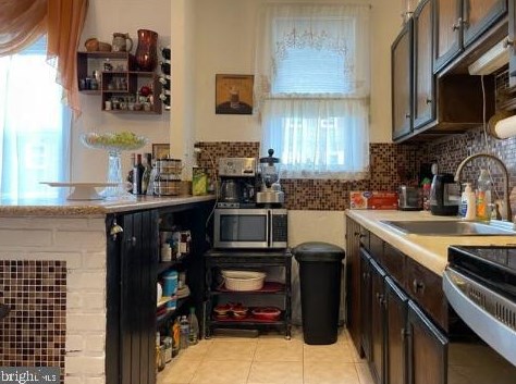 6737 Lynford St, Philadelphia PA 19149-2127 exterior