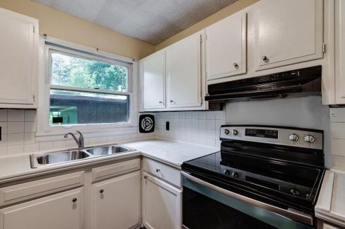 1902 Hickory Rd, Atlanta GA  30341-3230 exterior