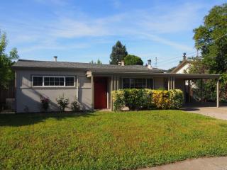 208 Tedford Ave, Ukiah CA  95482-6533 exterior