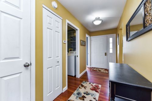 1640 Portsmith Ln, Arlington Hts, IL 60004-7957