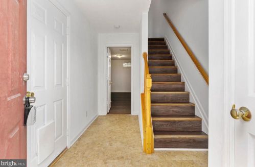 202 Regina Ln, Fredericksburg, VA 22405-8720