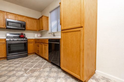 962 Ashford Dr, Turlock CA 95382-0262 exterior