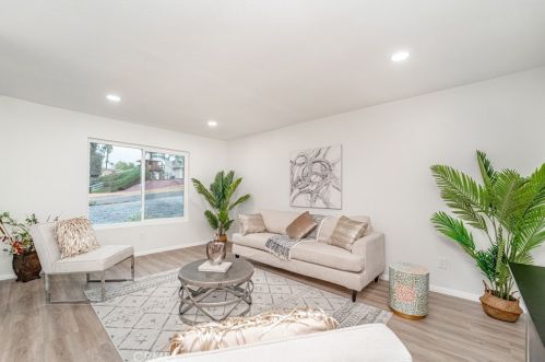 5443 Polo Ct, Riverside CA  92509-5351 exterior