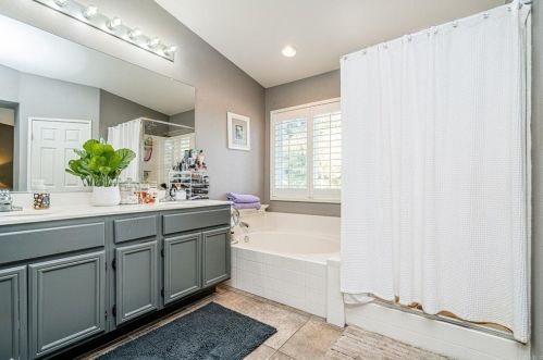 2121 Chateau Ct, Chula Vista CA  91913-3161 exterior