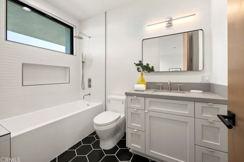 7663 Corto Rd, Anaheim CA  92808-1348 exterior