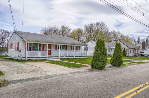 165 Tolles St, Nashua, NH 03064-2349