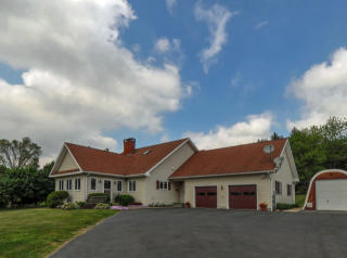 31 Town Line Rd, Morris, CT 06763-1800