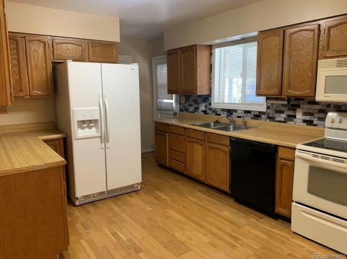 432 Potomac Cir, Aurora CO 80012-2437 exterior