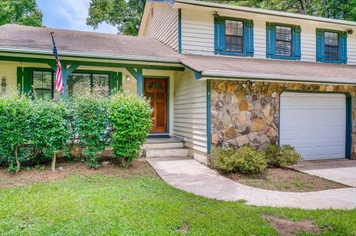 202 Farmbrook Pkwy, Stockbridge GA  30281-1157 exterior