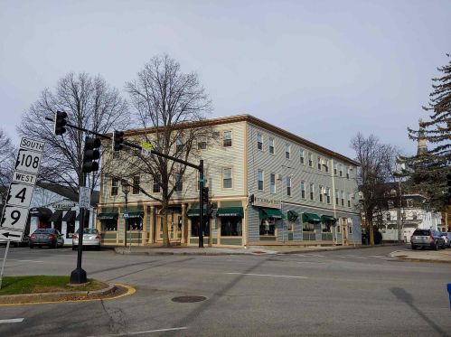 459 Central Ave, Dover, NH 03820-3410