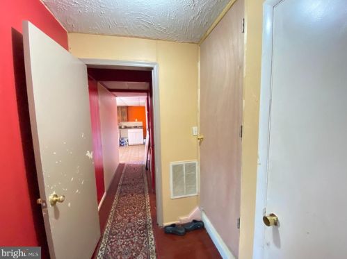 9504 Lawnsberry Ter, Silver Spring MD 20901-4714 exterior